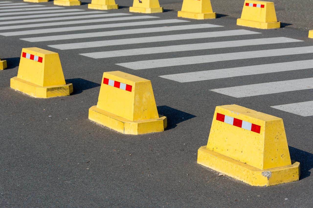 Traffic and site safety barriers